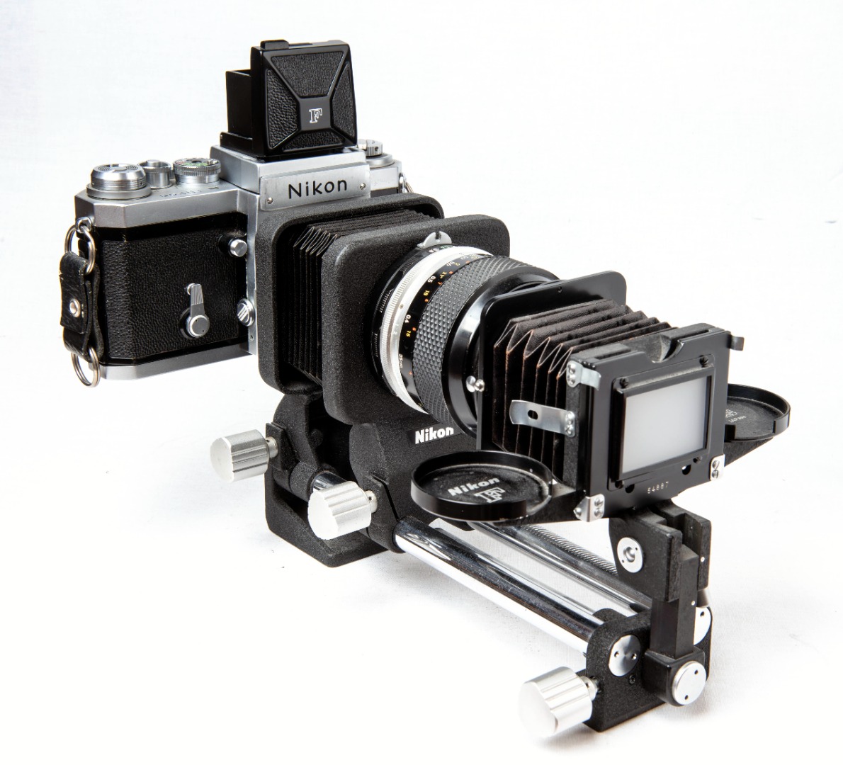 Nikon F + soufflet dias.jpg