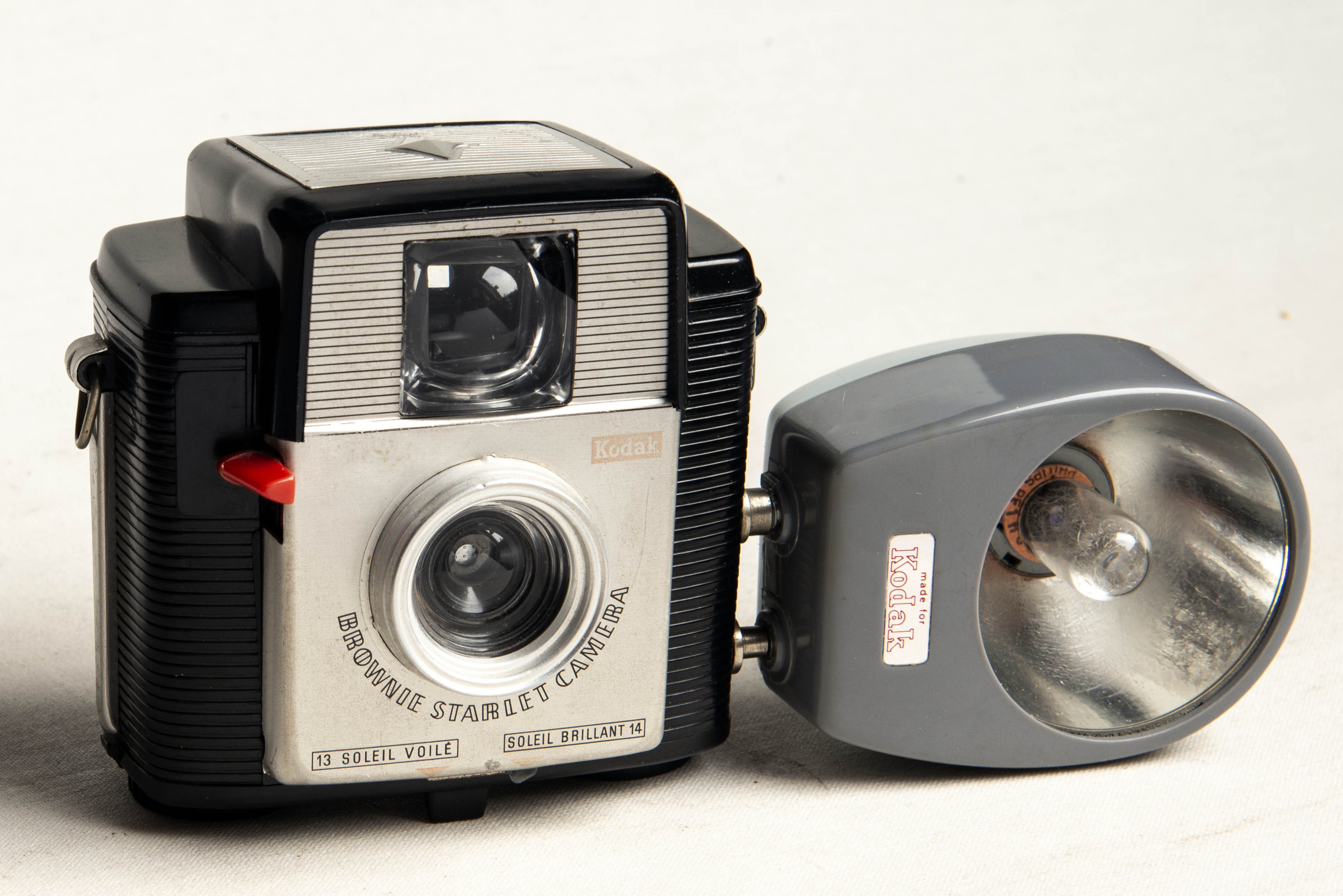 KODAK BROWNIE STARLET CAMERA