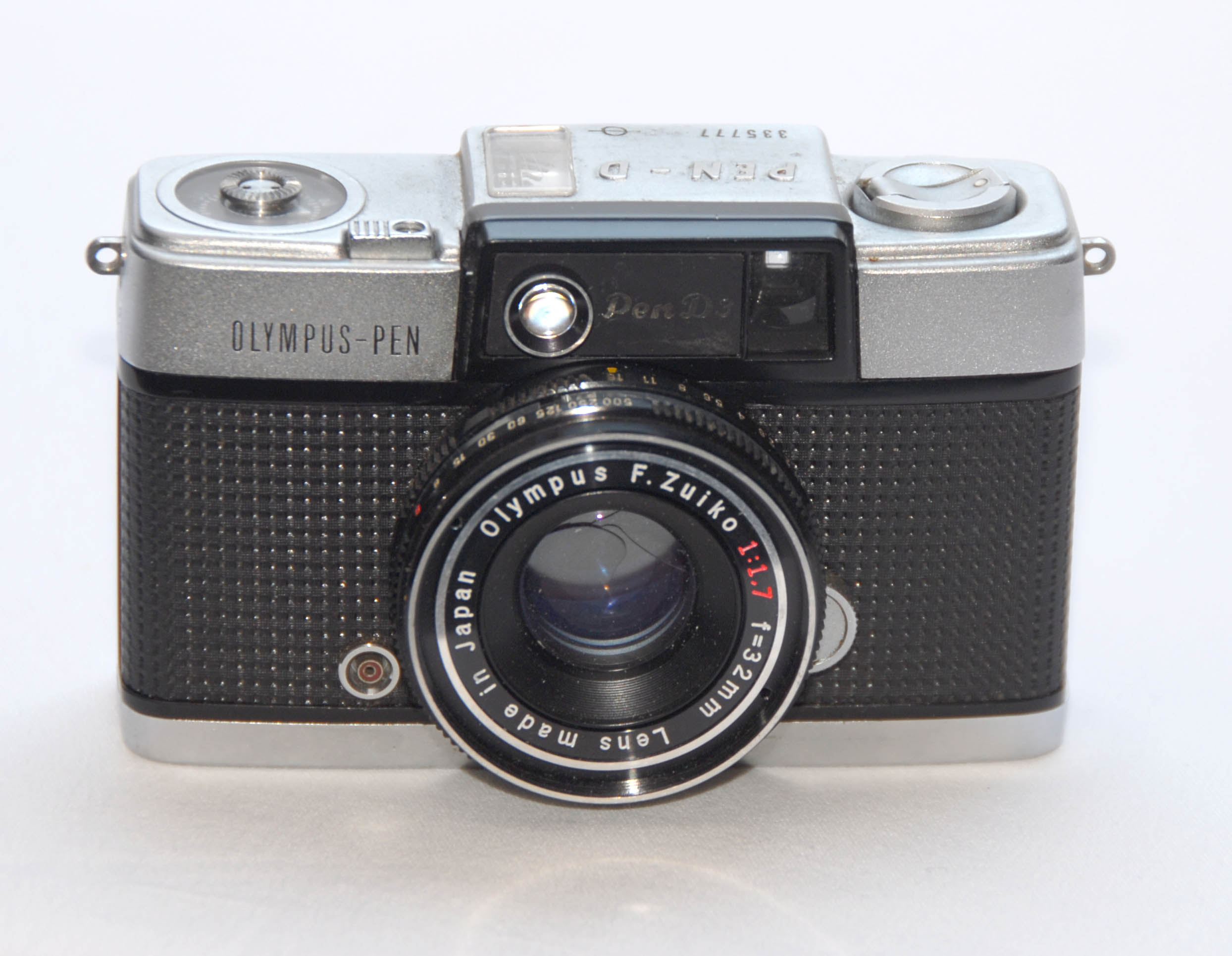 Appareil Photo Argentique Vintage Olympus Pen D3 Avec Cartouche De Film 35mm Isolé Sur Fond Blanc Image stock éditorial - Image du manuel, âgé: 157407819