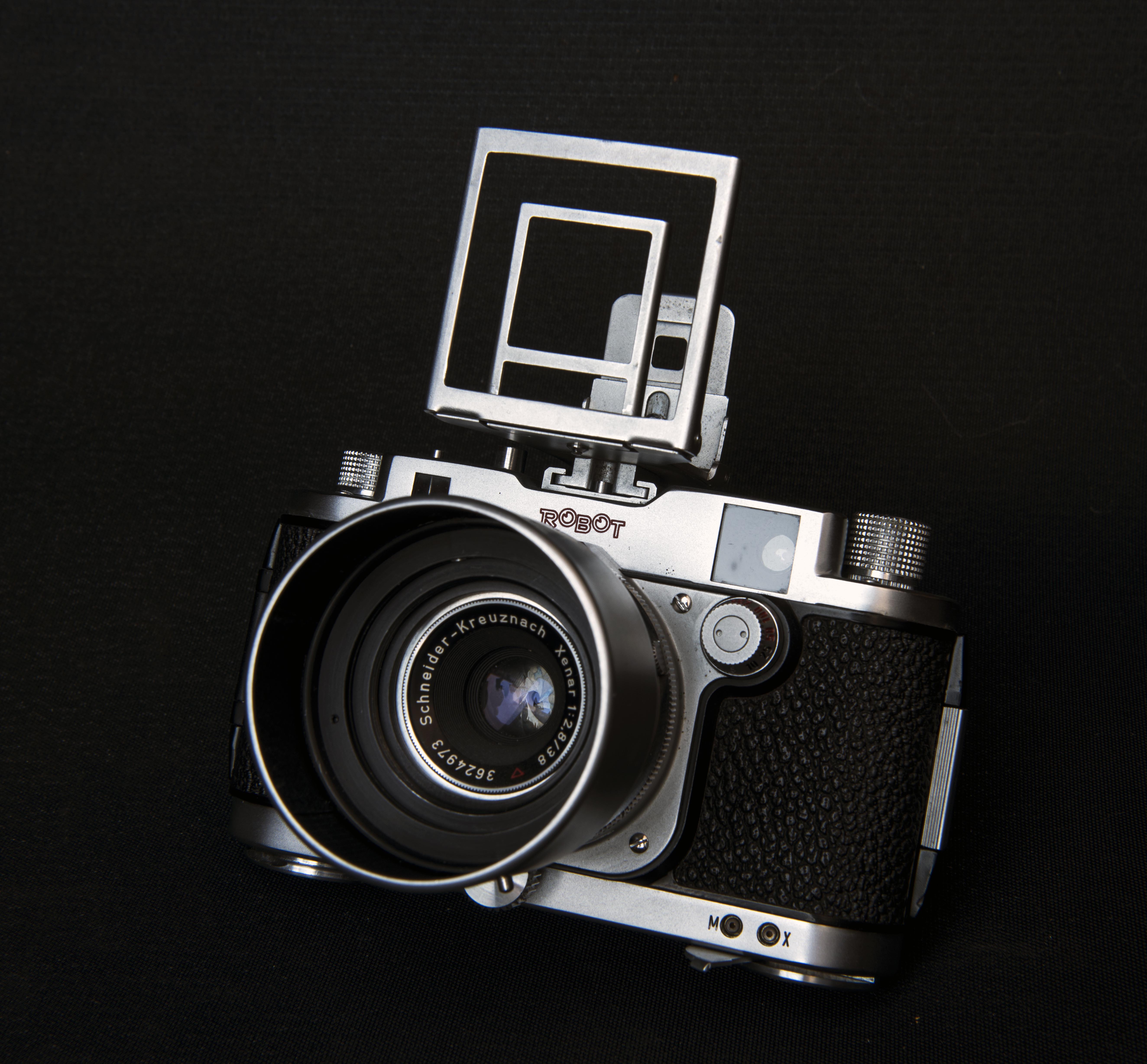 Berning Robot: Robot Royal 36 (Mod. III) Price Guide: estimate a camera Berning Robot: Robot Royal 36 (Mod. III) Price Guide: estimate a camera