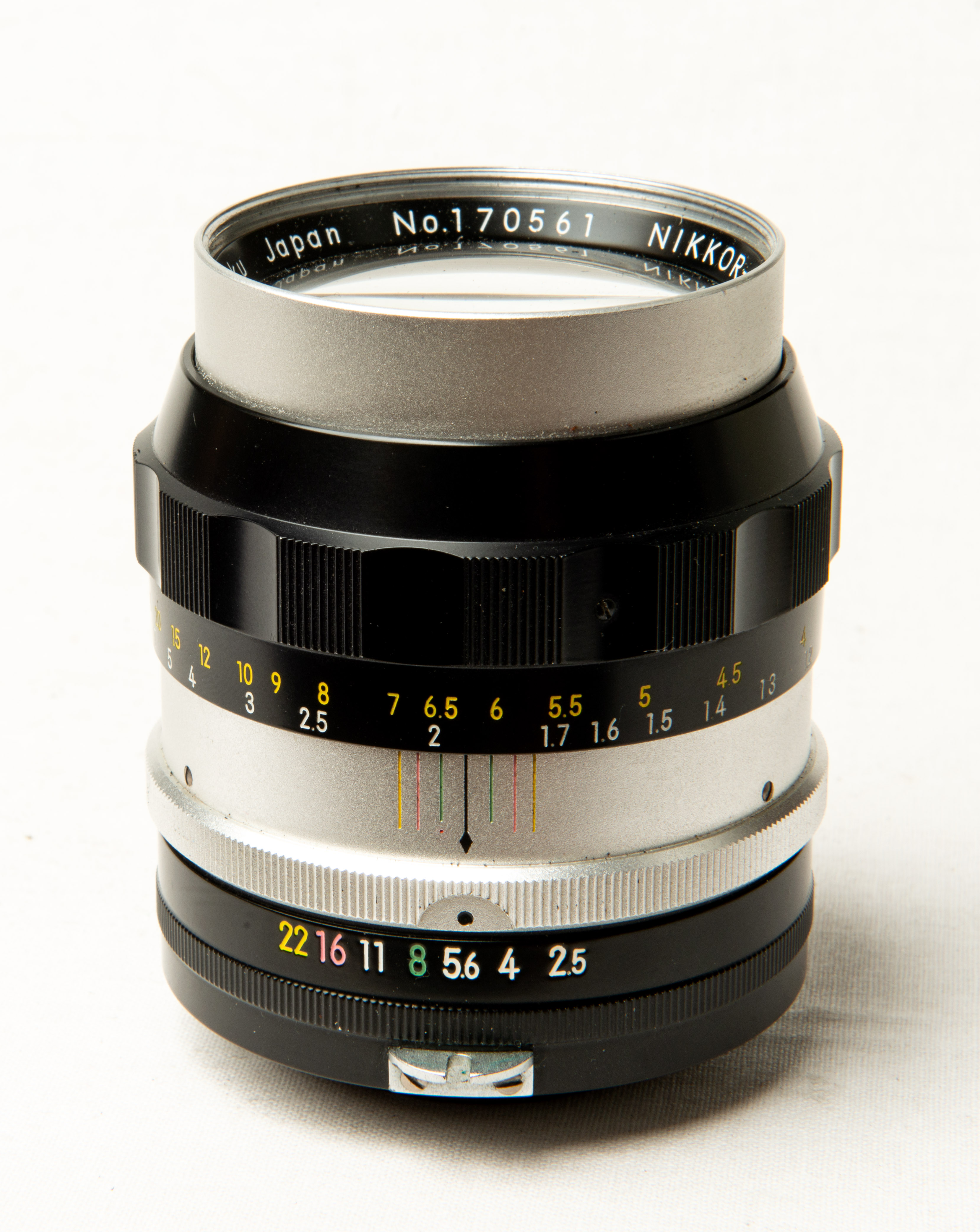 Nippon Kogaku Nikkor P Auto 105 mm  2.5  Non AI