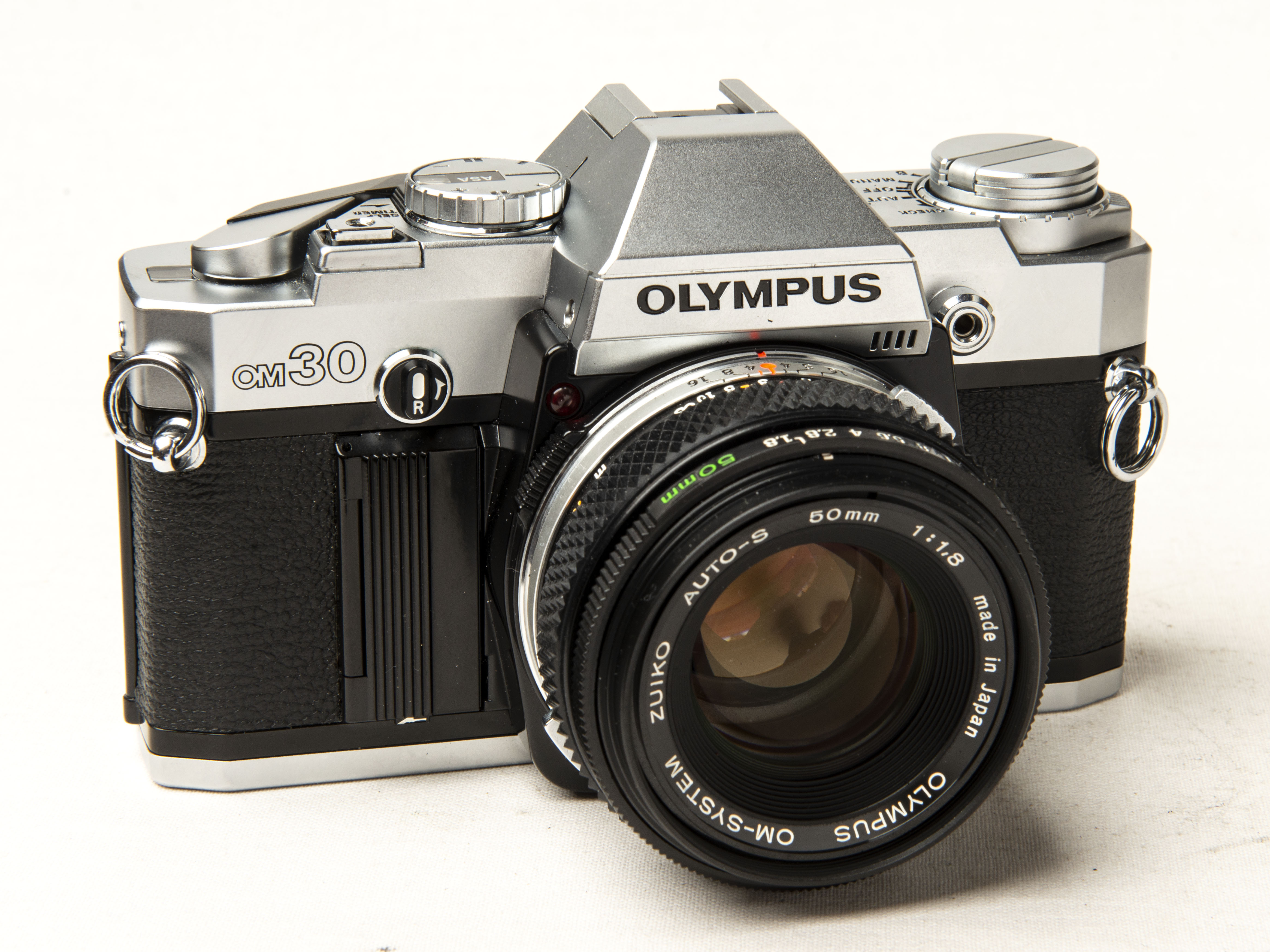 OLYMPUS OM-30