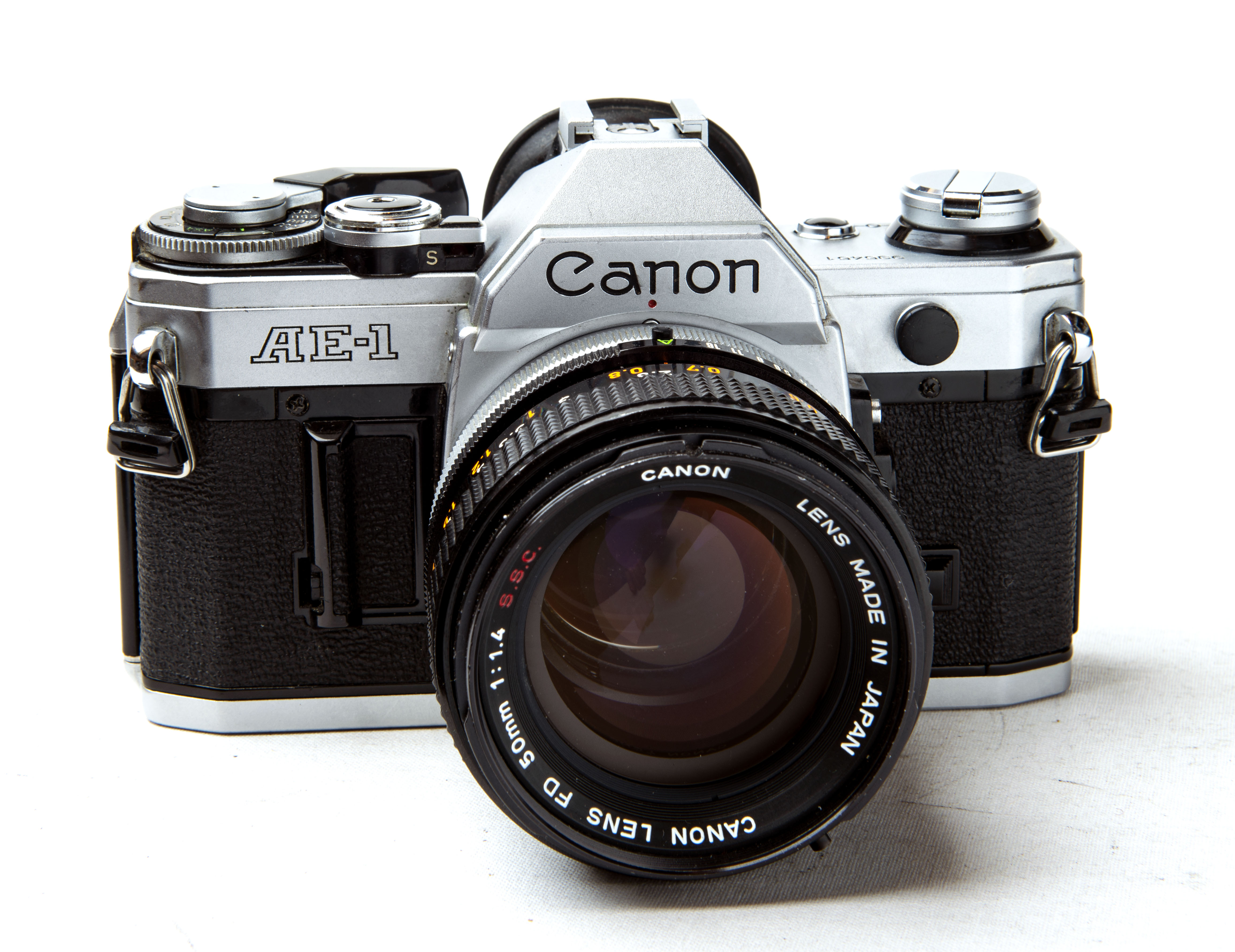CANON AE1