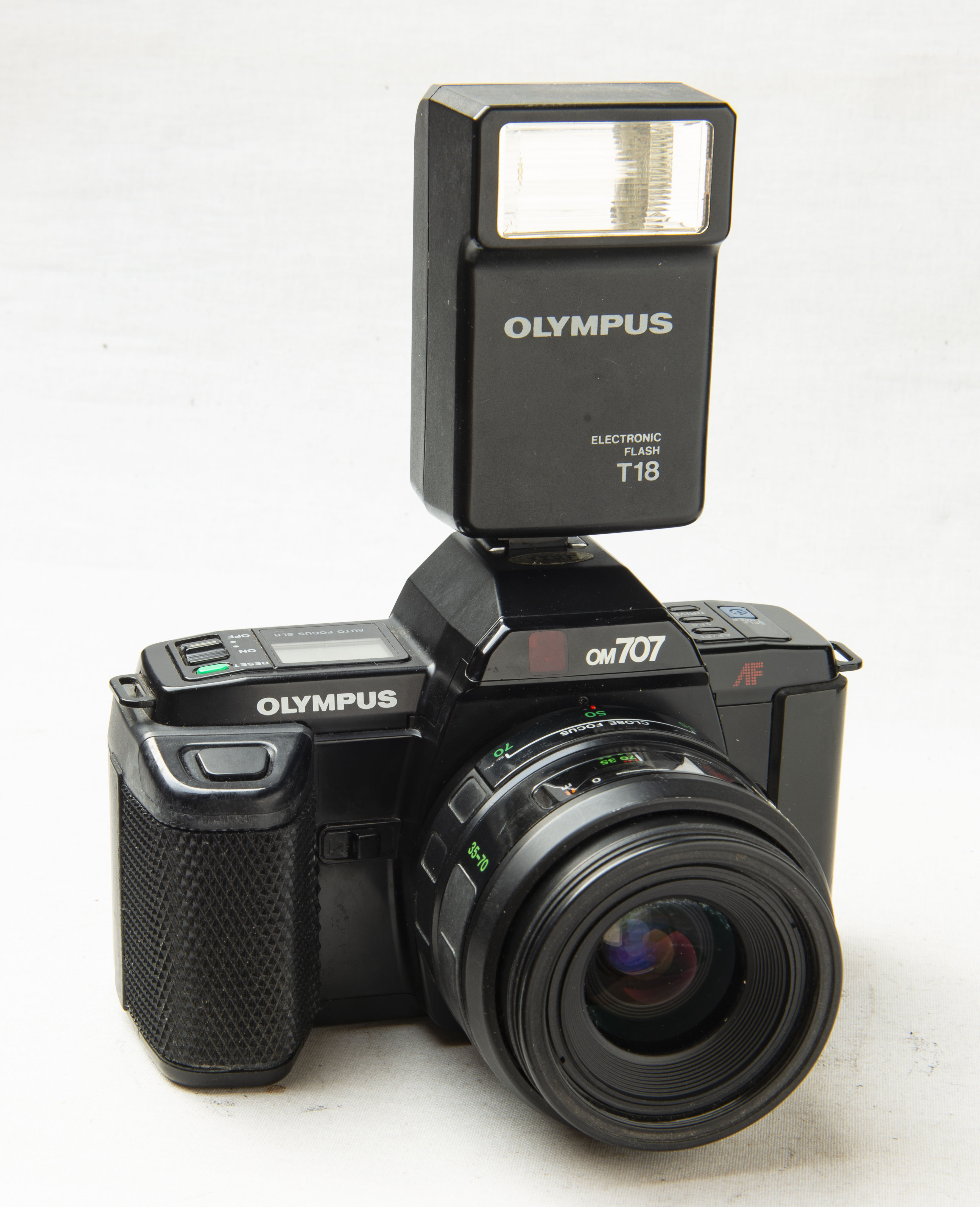 OLYMPUS OM 707