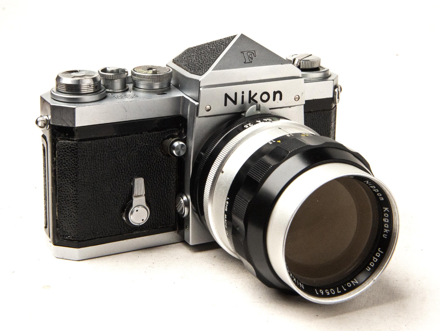 NIKON F EYELEVEL (1960)