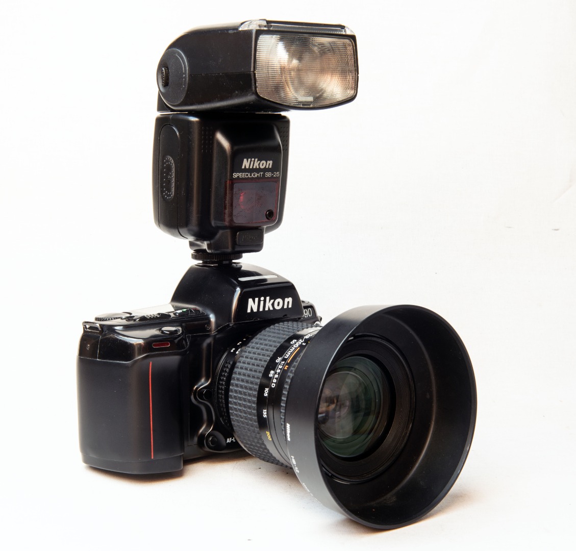 Nikon F90