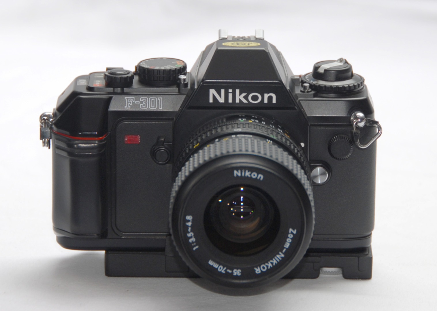 Nikon F-301