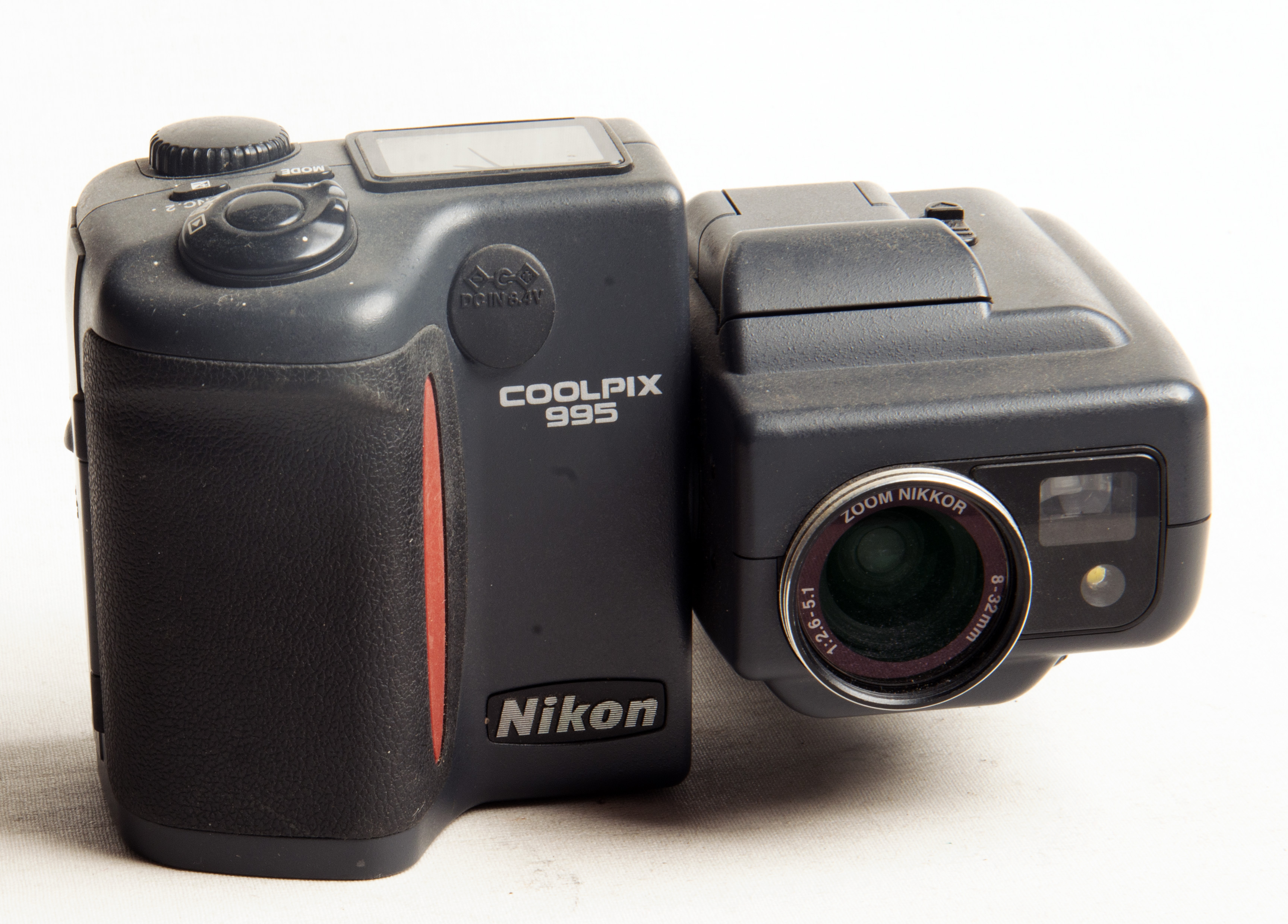 NIKON COOLPIX 995